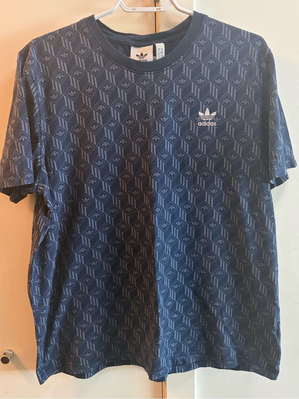 Adidas T-shirt